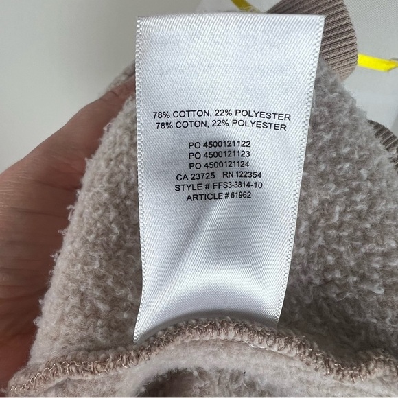 Aritzia TNA Crewneck Sweatshirt Size L - Picture 5 of 5